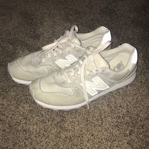 New Balance Tennis Shoes